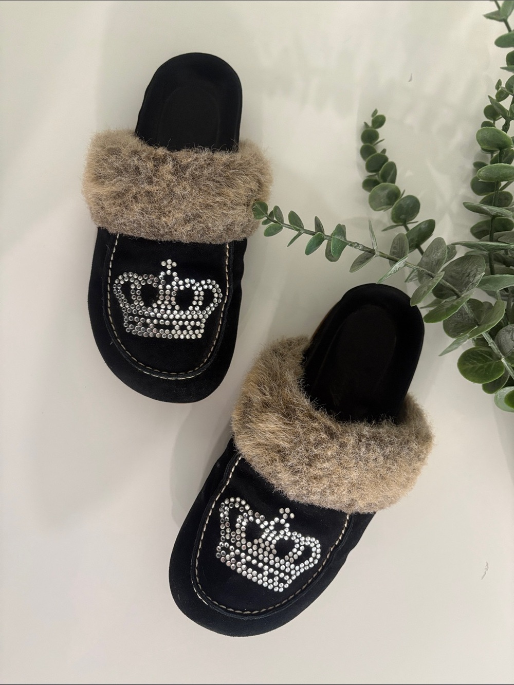 RARE Vintage Y2K Juicy Couture Rhinestone Crown Faux Fur Mule Slippers